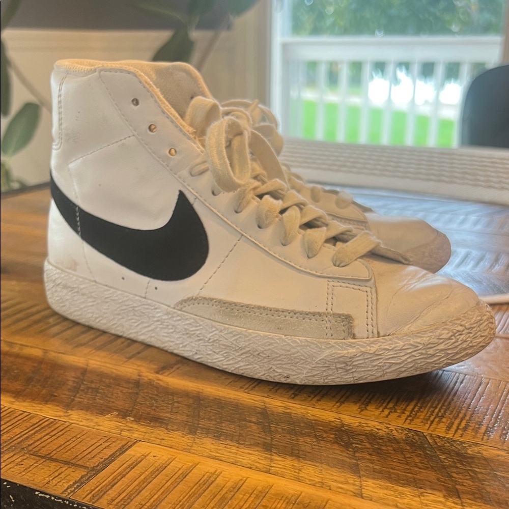 White Kids juke blazer size 4y